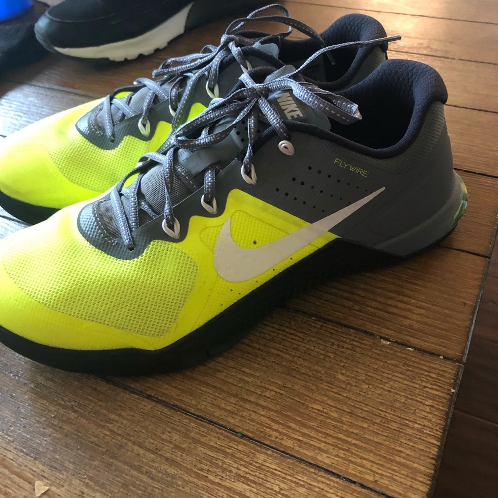 Nike Flywire Shoes in like-new condition.